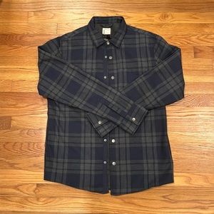 Vuori Range Shirt Jacket, lined with fleece. Size Large